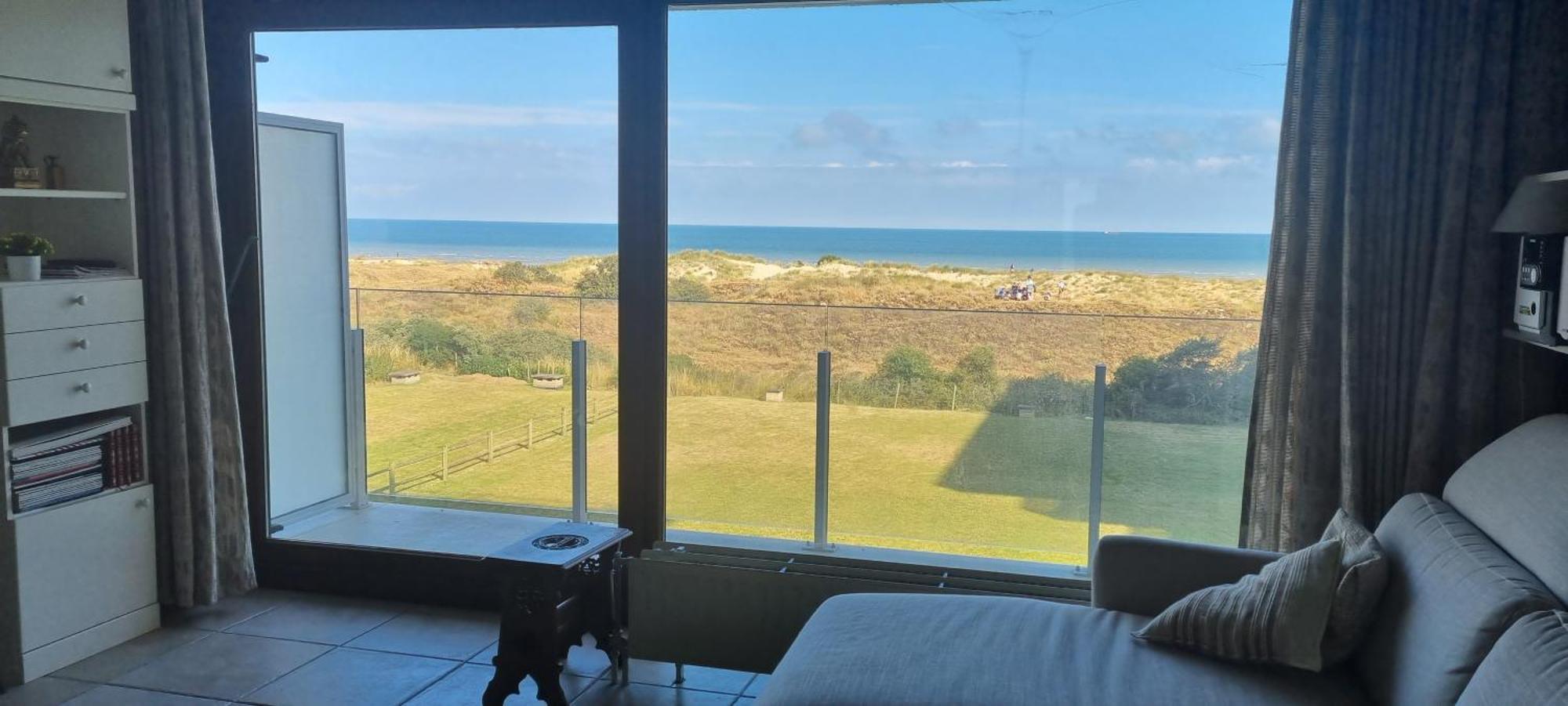 Superbe Studio Avec Une Magnifique Vue Sur La Mer. De Panne Luaran gambar